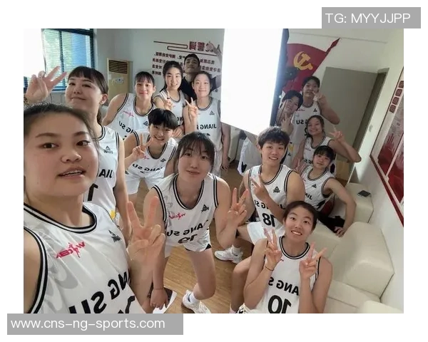 中国篮球之队祝福罗欣棫生日快乐愿你在时光中不断成长绽放光彩如棫树般挺拔